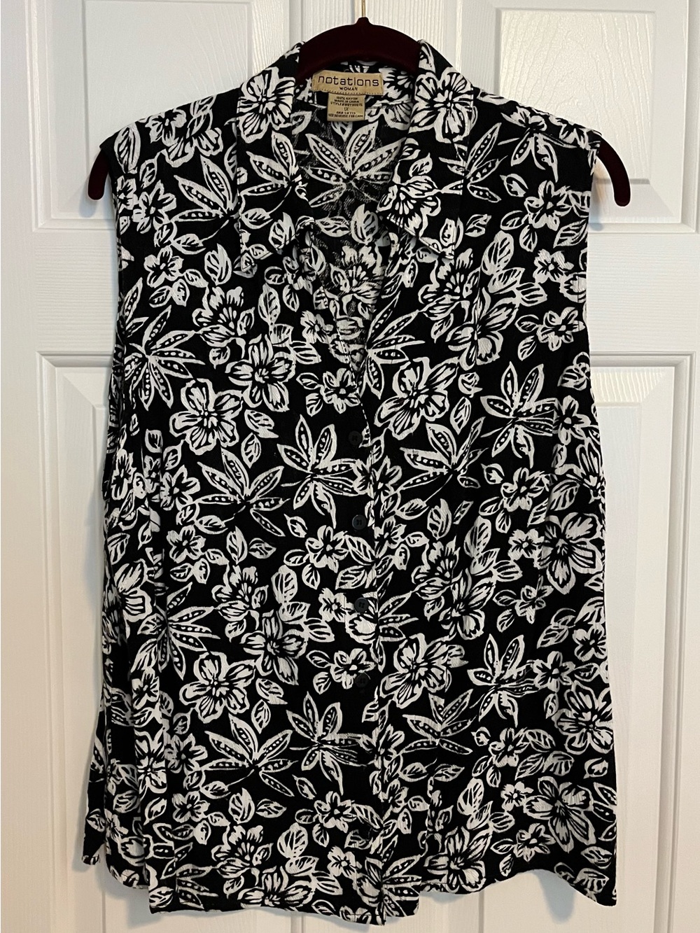 Black/white Floral Sleeveless Top 1X